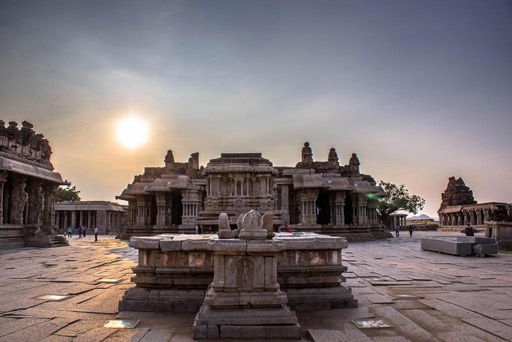 Vicky'S Home Stay Hampi Esterno foto